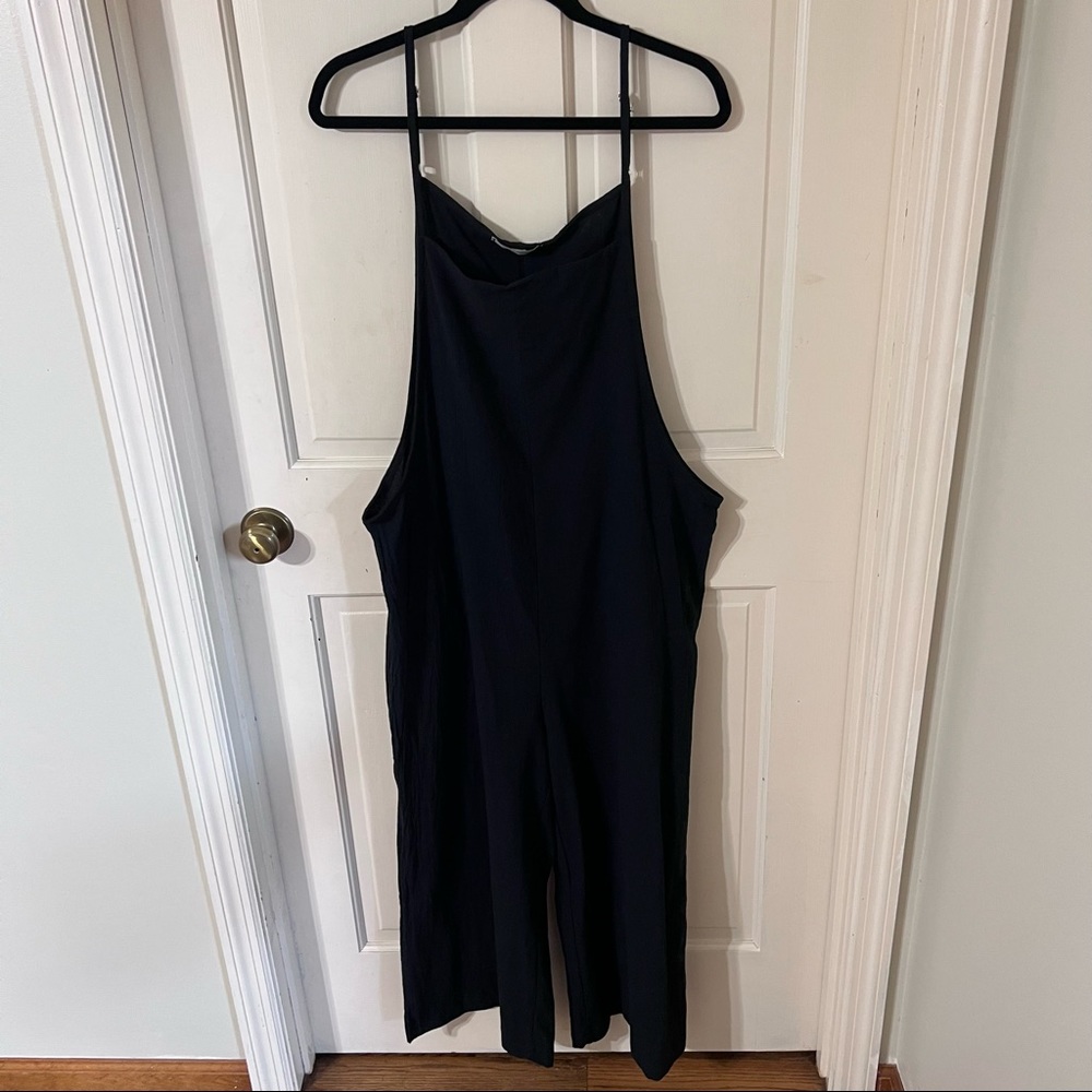 * NWOT - Hipster Row Black Cropped Bibbed Jumpsuit - Size XL